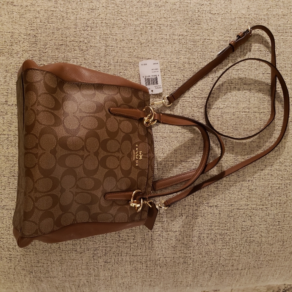 NWT Coach Signature Minetta in khaki saddle.